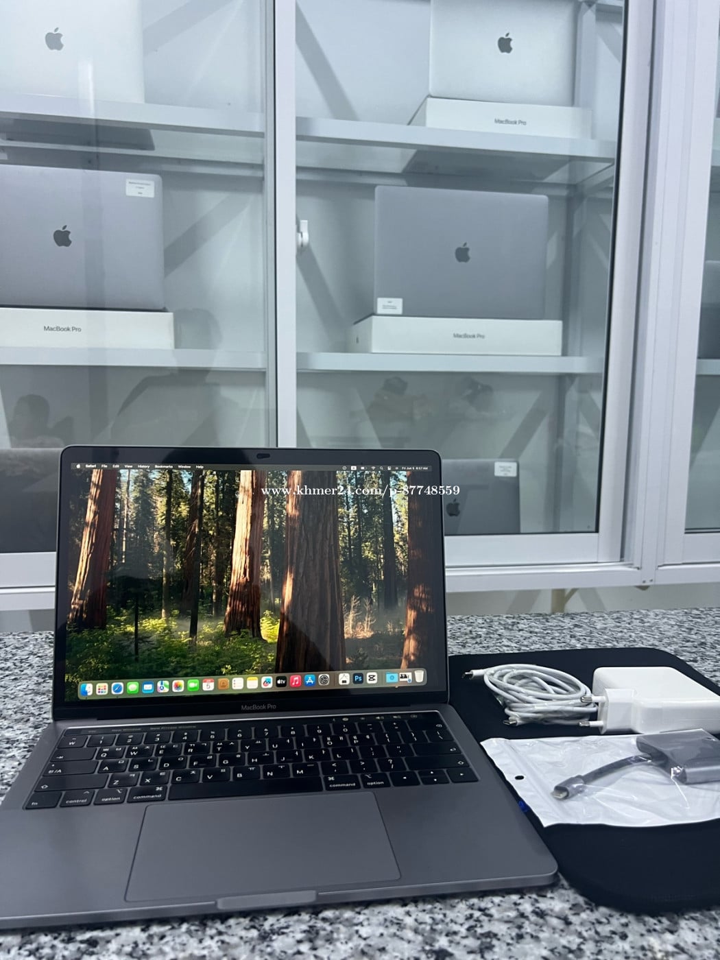 MacBook Pro 2018 13 inch i5 ram8 ssd256 279$
