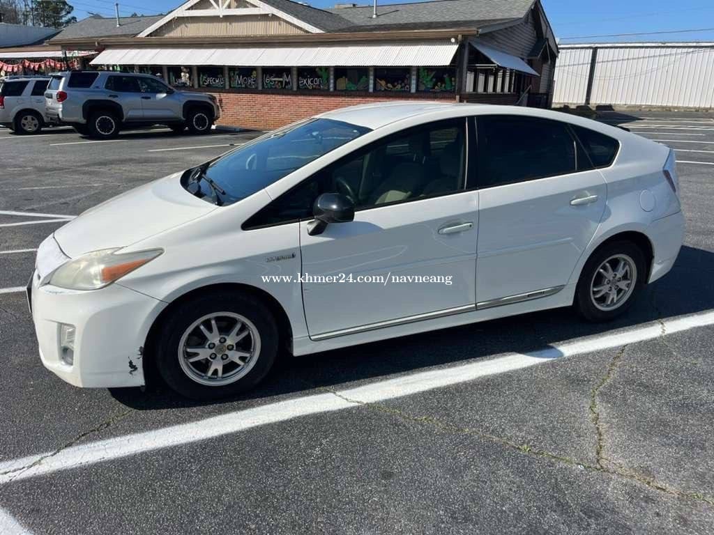 Prius 2010 Option 3 បើកទូអាទិត្យក្រោយ