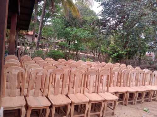 កៅអីឈើ