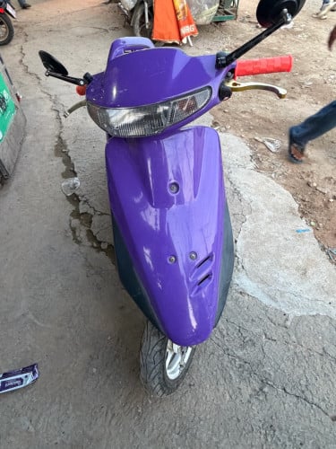 ម៉ូតូលក់ ពណ៌ខ្មៅតែ បាញ់ពណ៌ លេងសុីម៉ាង បូម ស្តុបមុខក្រោយ ម៉ូតូកូនជិតទៅរៀន ជិះផ្ទះ ម៉ាសុីន នៅស្អាត