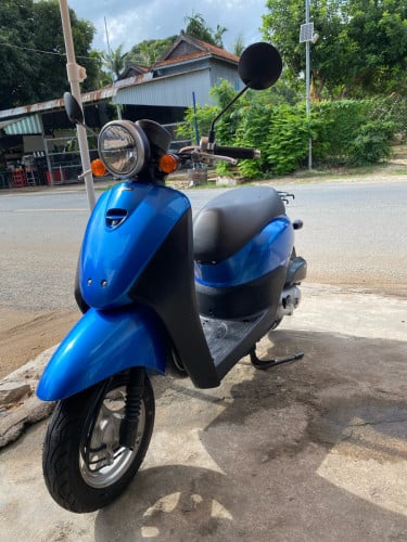 ម៉ូតូលក់ថ្មីប្រើរប៊ិច
