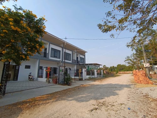 វីឡាលីងលក់បន្ទនា