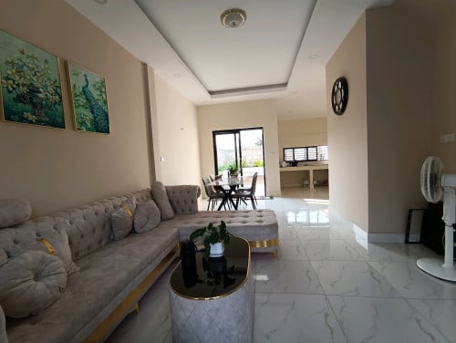 វីឡាលីងលក់បន្ទនា