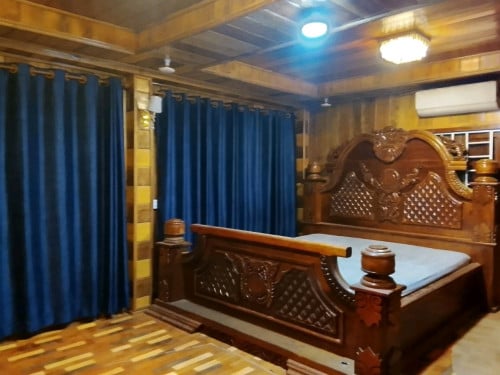 ដីផ្ទះលក់ មានទីតាំងល្អ ជាប់មាត់ទន្លេ ក្នុងក្រុងស្ទឹងត្រែង តម្លៃ ១០ ០០០០ $ ចរចារ