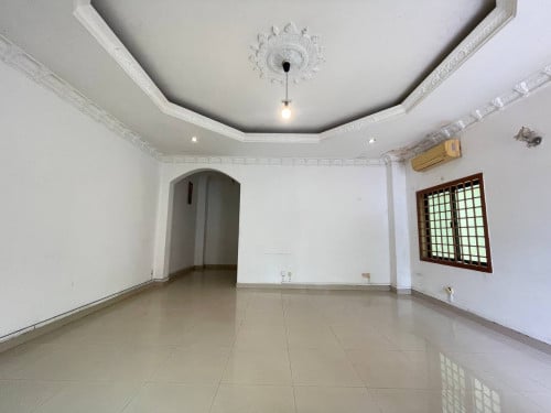 ផ្ទះវីឡាសម្រាប់ជួល នៅជិតរង្វង់មូលផ្សារដើមថ្កូវ