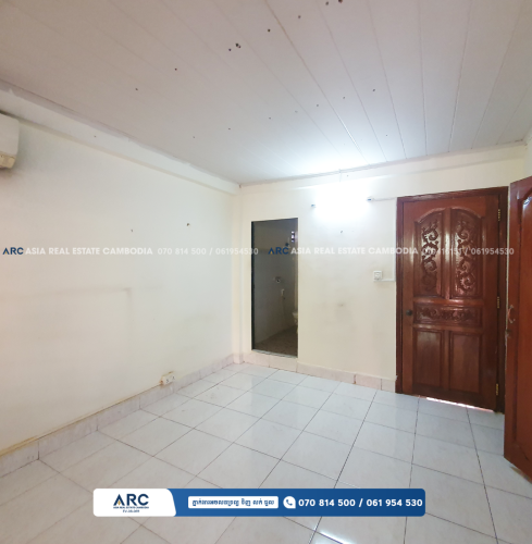 ផ្ទះលក់ ស្ថិតនៅជិតជិតរង្វង់មូលផ្សារដើមថ្កូវ