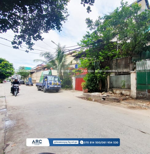 ដីជួល ទីតាំងល្អស្ថិតនៅជិតសាលាបឹងត្របែក