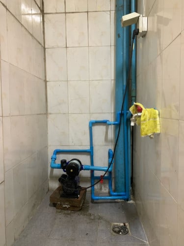 ម៉ូទ័របូមទឹកអូតូ