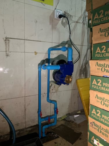 ម៉ូទ័របូមទឹកអូតូ