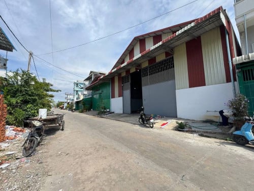 ឃ្លាំងជួល នៅអូដឹម