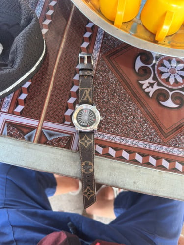 លក់វៃដូរក៏បានចងដូរសារី