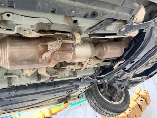 ចង់លក់ឡានព្រូស 010 options 2 15800$ ចចារ