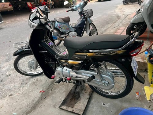 សង់022 មូតូស្អាត លក់18