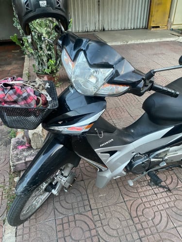 លក់ដូរសារីម្ចាស់ទី 1