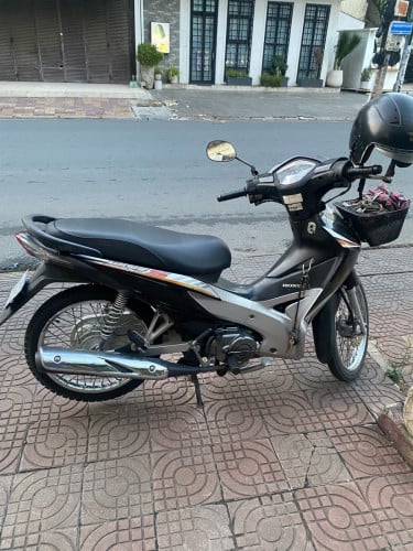 លក់ដូរសារីម្ចាស់ទី 1