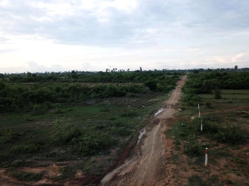 ដីជួល12ហិតា 8,000ដុល្លារ/មួយខែ ស្ថិតនៅក្រុងច្បារមន