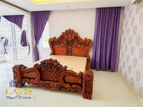 វីឡាទោល ចាស្មីនណា សម្រាប់លក់ និងជួល ️ទីតាំងបុរីប៉េងហួត អ៊េមឺរ៉លដ៏ ជិតផ្សារទំនើបអុីអន2.