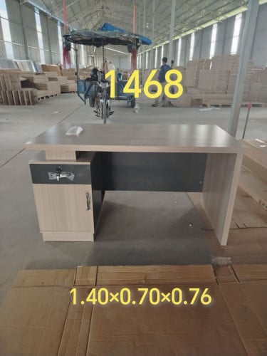 តុការិយាល័យមាន 2 ទំហំ
