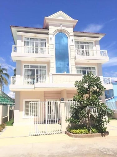 ផ្ទះវិឡា លក់ ពីមុន 230000$ លក់តែ175000$