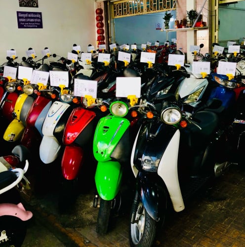 មានលក់ម៉ូតូ១តឹកគ្រប់ប្រភេទ តម្លៃចាប់ពី350$ ឡើងទៅម៉ូតូមានកាតគ្រីនឹងឯកសារពន្ធផ្តល់ជូនត្រឹមត្រូវ