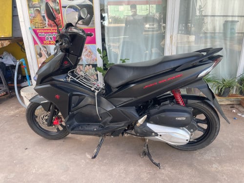 ខ្ញុំបាទចង់លក់ម៉ូតូ Air blade  019 មួយគ្រឿងម៉ូតូស្អាត