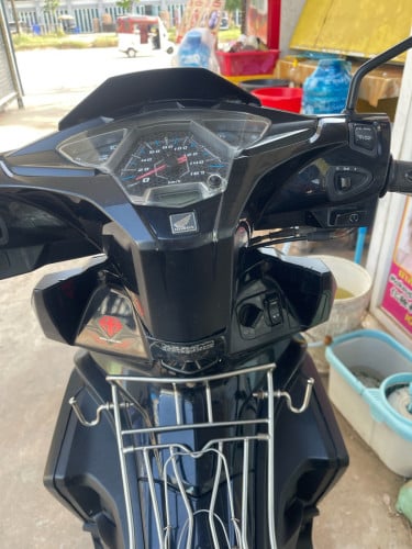 ខ្ញុំបាទចង់លក់ម៉ូតូ Air blade  019 មួយគ្រឿងម៉ូតូស្អាត