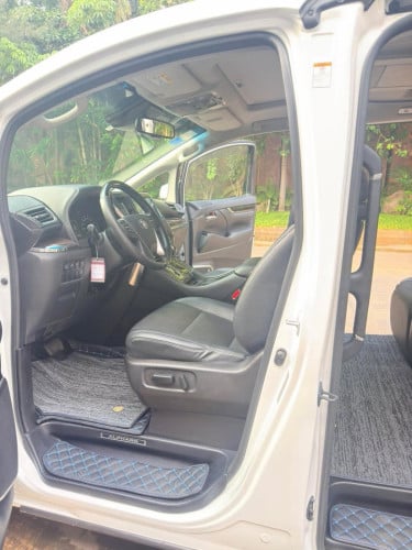 មហាថ្មីAlphard 2019 Executive Lounge full option ឡានប្រើផ្ទាល់ខ្លួន ធានាបងបងទិញប្រើមិនស្តាយលុយ