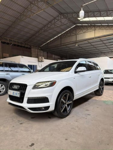 មកដល់ហើយឡានស្អាត Audi Q7 Year 2011 S line ម៉ាស៊ីនម៉ាស៊ូត ម្ចាស់ដើមឡាននៅថ្មី