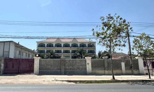អគារសម្រាប់ជួល | Build for rent (​ ទីតាំងព្រែកហូរ​ តាខ្មៅ​ ខេត្តកណ្ដាល)