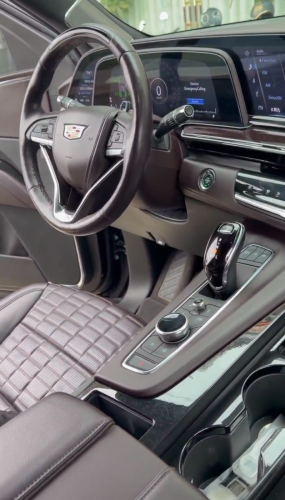 ឡានលក់នៅភ្នំពេញCadillac 2023 up VIP 131168$ចរចារ ឈ្មោះចិន ចិននៅកាត់ឈ្មោះបាន