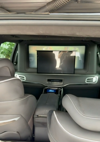 ឡានលក់នៅភ្នំពេញCadillac 2023 up VIP 131168$ចរចារ ឈ្មោះចិន ចិននៅកាត់ឈ្មោះបាន