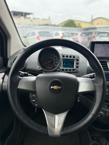 ស្តង់ដារអាមេរិក Chevrolet Spark 2012 ពណ៌ស