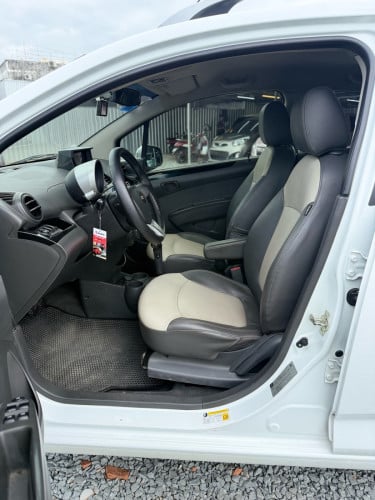 ស្តង់ដារអាមេរិក Chevrolet Spark 2012 ពណ៌ស