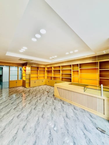 ហាងសម្រាប់ជួល​ / Commercial Space for Rent