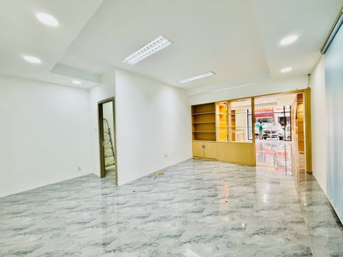 ហាងសម្រាប់ជួល​ / Commercial Space for Rent