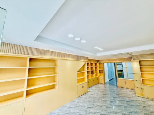 ហាងសម្រាប់ជួល​ / Commercial Space for Rent