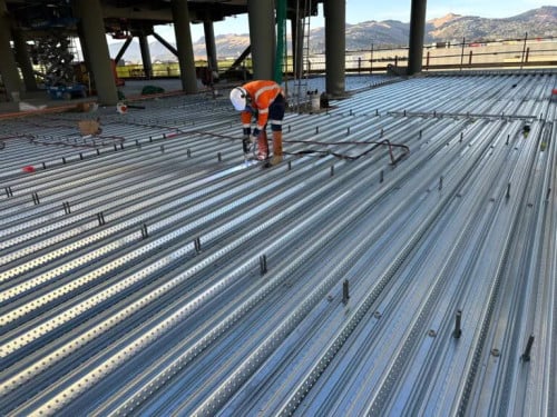 ដែកទម្រសម្រាប់ចាក់សាប Gi Decking