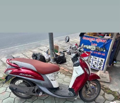 ម៉ូតូ Gino លក់350$ មានពន្ធកាតគ្រី