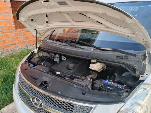 ឡានលក់Hyundai starex cvx 2008 ឡានស្អាតឯកសារគ្រប់ តំលៃ10200$ចរចា0966074444