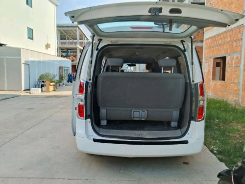 ឡានលក់Hyundai starex cvx 2008 ឡានស្អាតឯកសារគ្រប់ តំលៃ10200$ចរចា0966074444