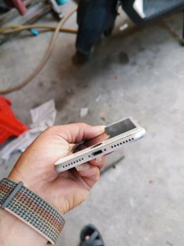 លក់iphone 7 plus ខូចអេក្រង់ម៉ាស៊ីននៅដំណើរការអត់មានជាប់ icloud ទេ