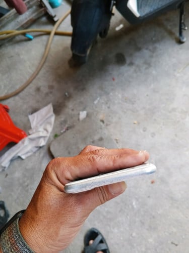 លក់iphone 7 plus ខូចអេក្រង់ម៉ាស៊ីននៅដំណើរការអត់មានជាប់ icloud ទេ