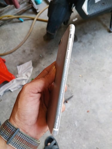 លក់iphone 7 plus ខូចអេក្រង់ម៉ាស៊ីននៅដំណើរការអត់មានជាប់ icloud ទេ