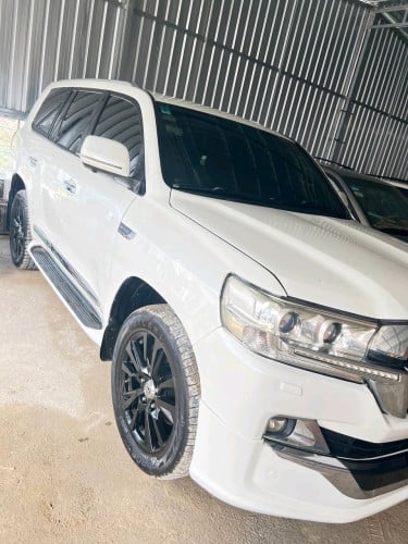 ឡានលក់Land cruiser 2009 upgrade to 2021 full option ឡាន​ស្អាតអត់ប៉ះបុក ឯកសារគ្រប់ តំលៃចរចា0966074444