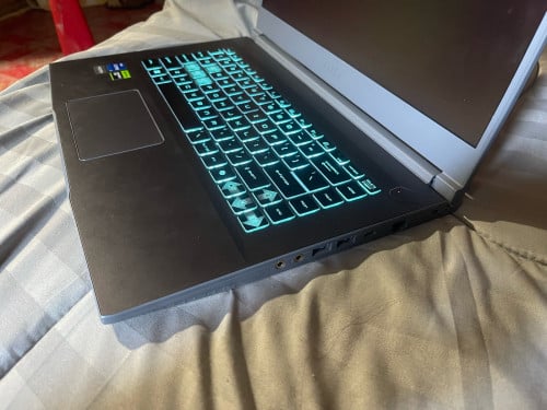 លក់ laptop MSI Ram32G core i7 ជំនាន់12th 750 តម្លៃអាចចចារបាន