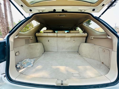 ឡានលក់មួយគ្រឿងLexus RX300សេរីឆ្នាំ2001ប៉ុង1Half Fullឡានសុំណុំតំលៃ13900$ចរចារសំរាប់បងប្អូនរកឡានស្អាត