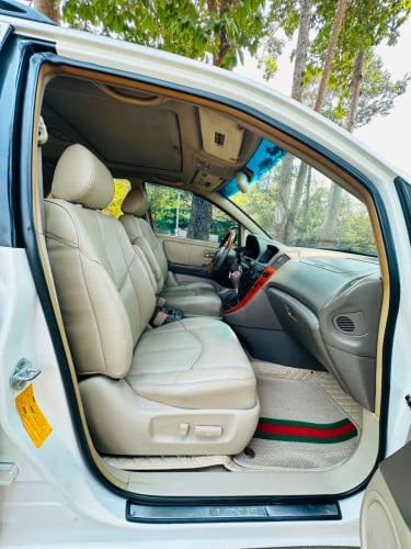 ឡានលក់មួយគ្រឿងLexus RX300សេរីឆ្នាំ2001ប៉ុង1Half Fullឡានសុំណុំតំលៃ13900$ចរចារសំរាប់បងប្អូនរកឡានស្អាត