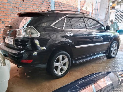 ឡានលក់Lexus Rx330ឆ្នាំ2004 ពាក់កណ្តាលហ្វូលប៉ុង1 ឡានស្អាតតំលៃ16300$ចរចា0966074444
