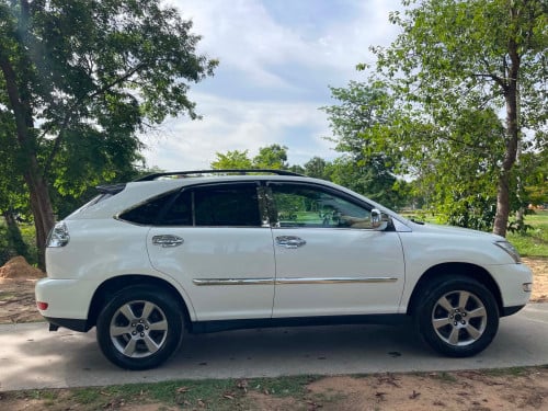 ចង់លក់Lexus RX330សេរីឆ្នាំ2004ប៉ុង1half full Optionតំលៃ20900$ចរចារ