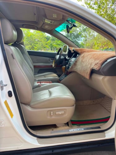 ចង់លក់Lexus RX330សេរីឆ្នាំ2004ប៉ុង1half full Optionតំលៃ20900$ចរចារ